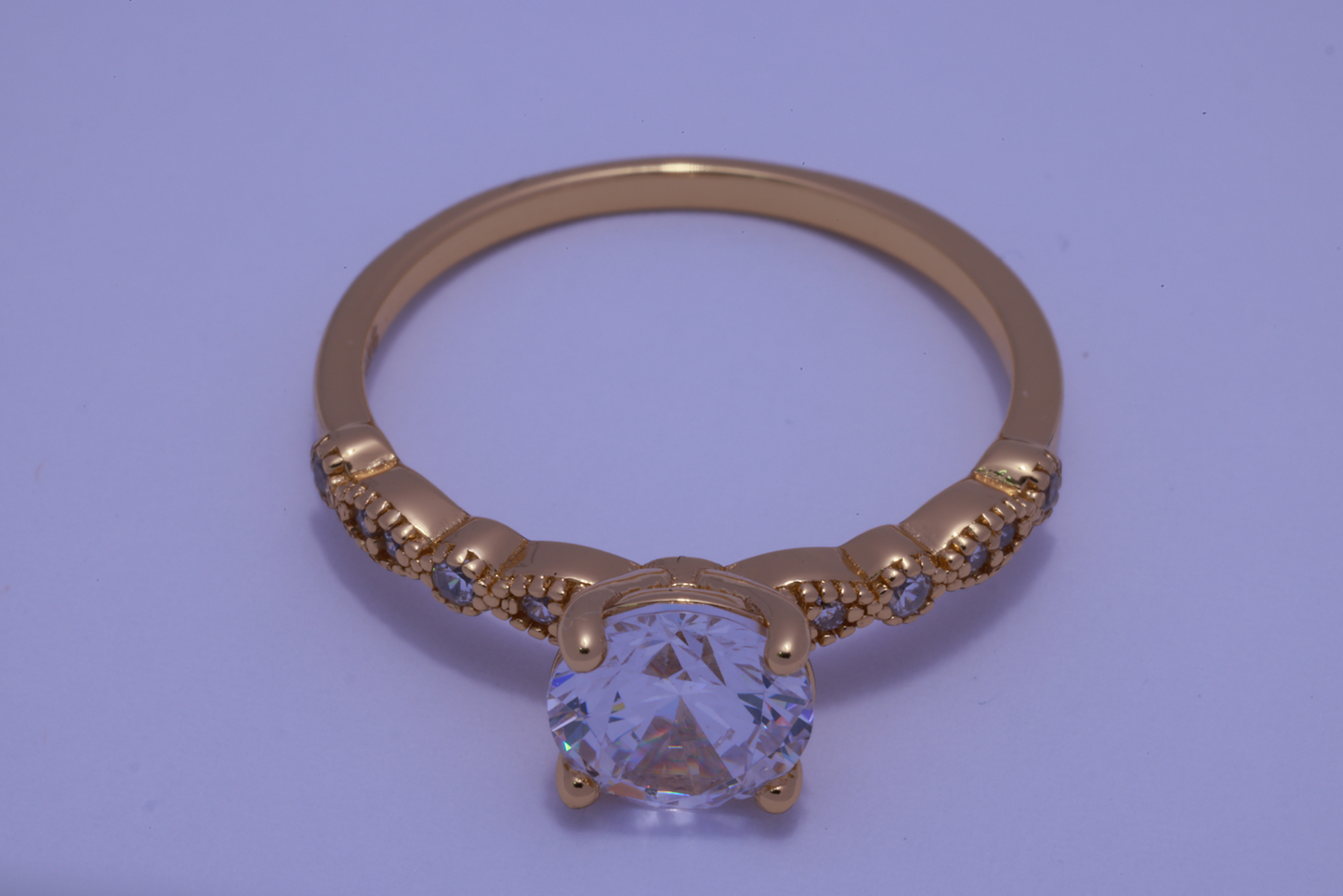 Anillo de compromiso Eco de Ternura con piedra circonia