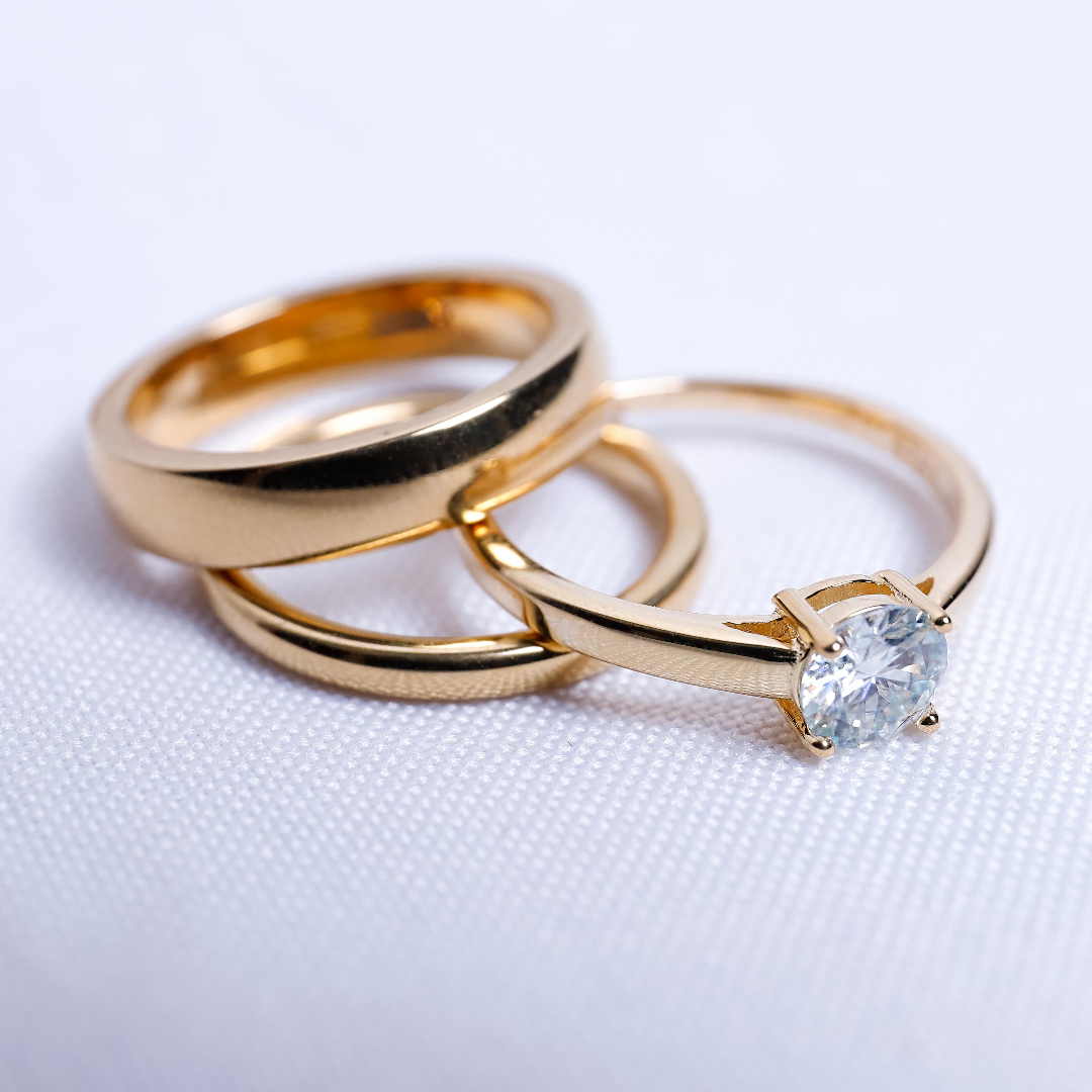 Trio de boda con piedra circonia de 0.50CT - Oro solido