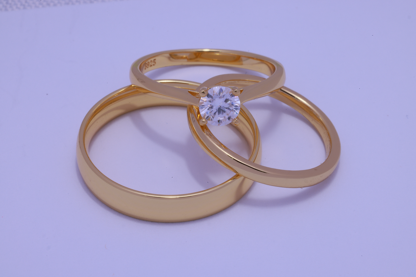 Trio de boda con piedra circonia de 0.50CT - Oro solido