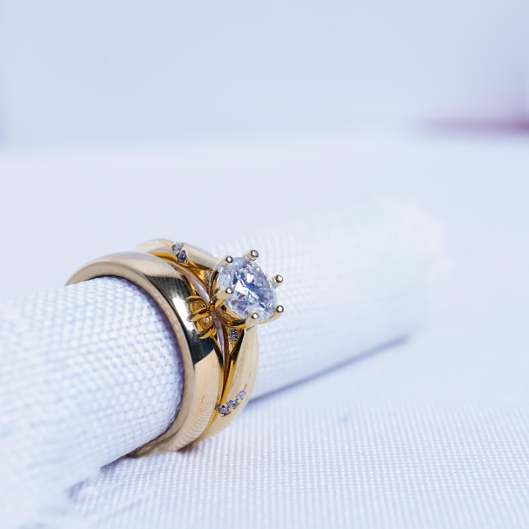Trio de boda con piedra Moissanita de 1CT - Oro Solido