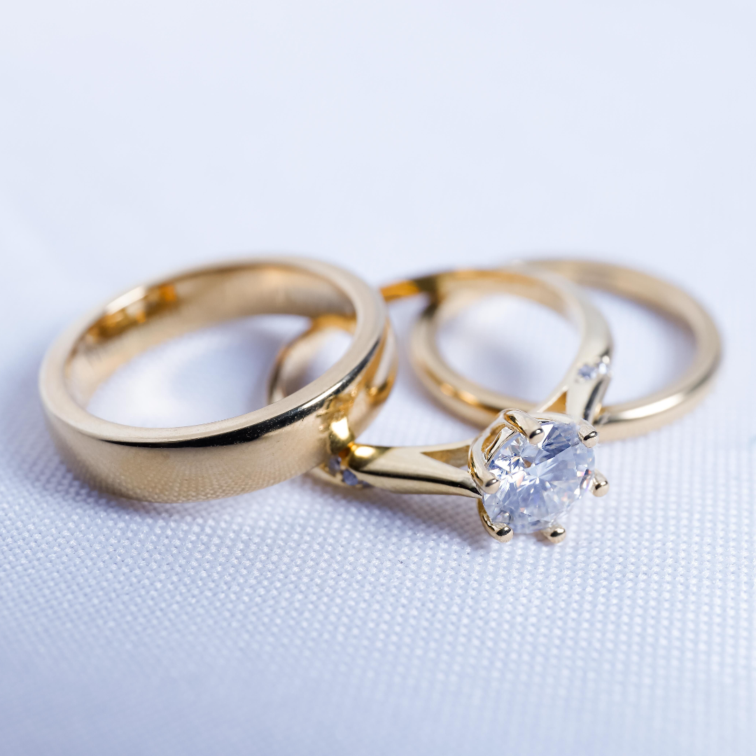 Trio de boda con piedra Moissanita de 1CT - Oro Solido