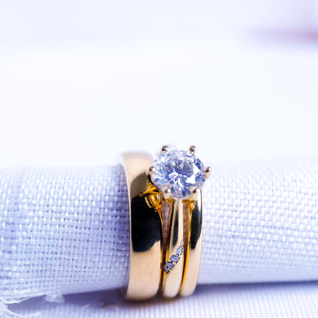 Trio de boda con piedra Moissanita de 1CT - Oro Solido