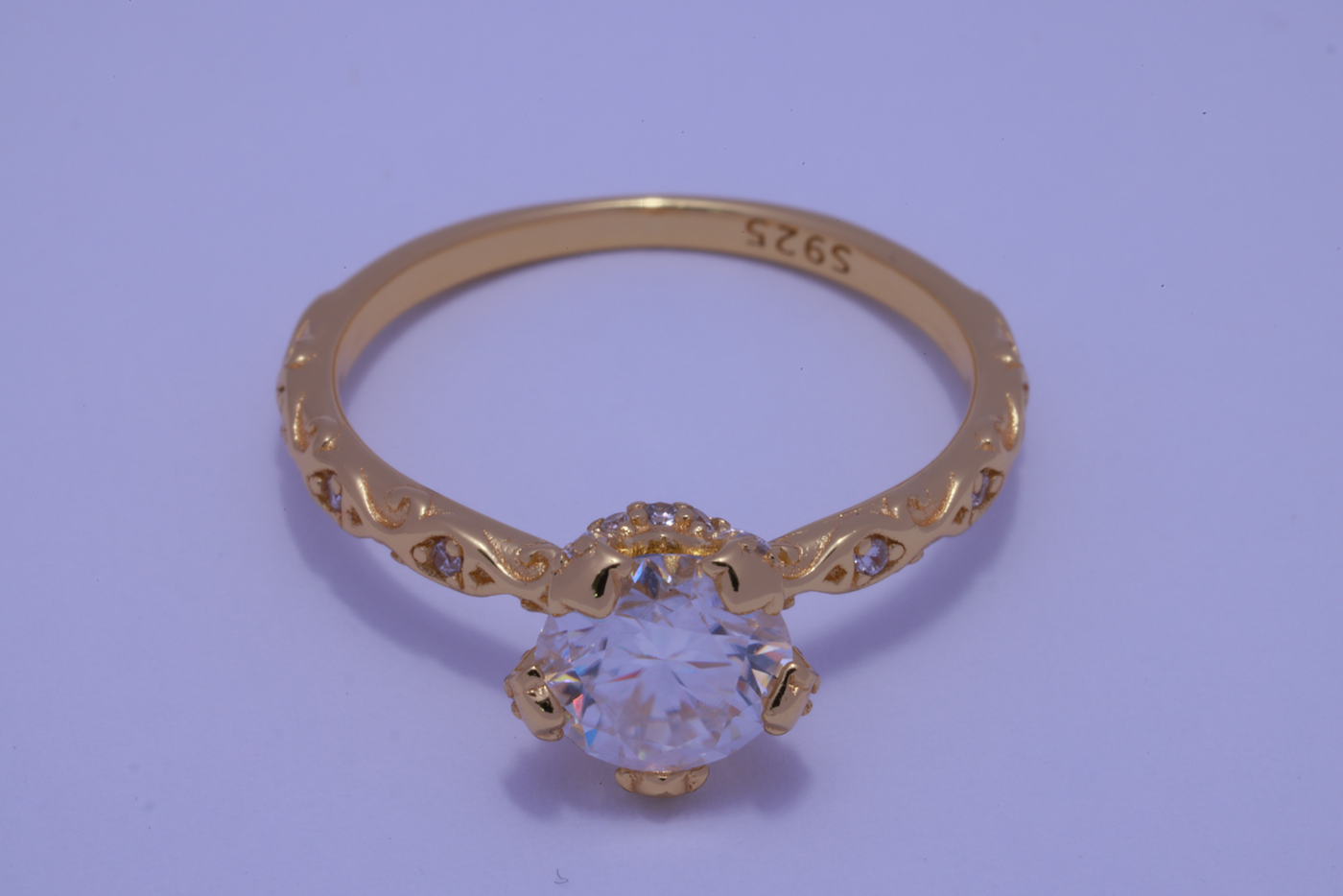 Anillo de compromiso Claridad Infinita con piedra Circonia en oro, vermeil o plata 925 — SilverShine (vista 2)