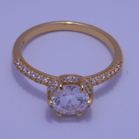 Anillo de compromiso Cumbre de Amor con piedra mosanita 1CT