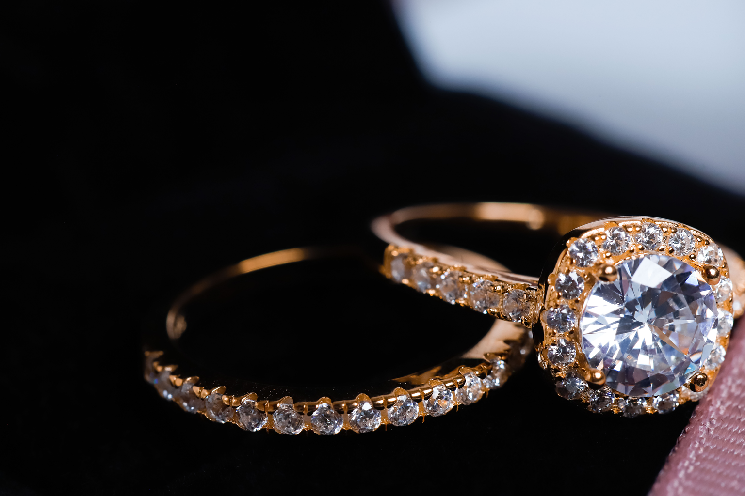 El Trío Perfecto con circonia en forma cuadrada - Bañado en oro vermeil 18K