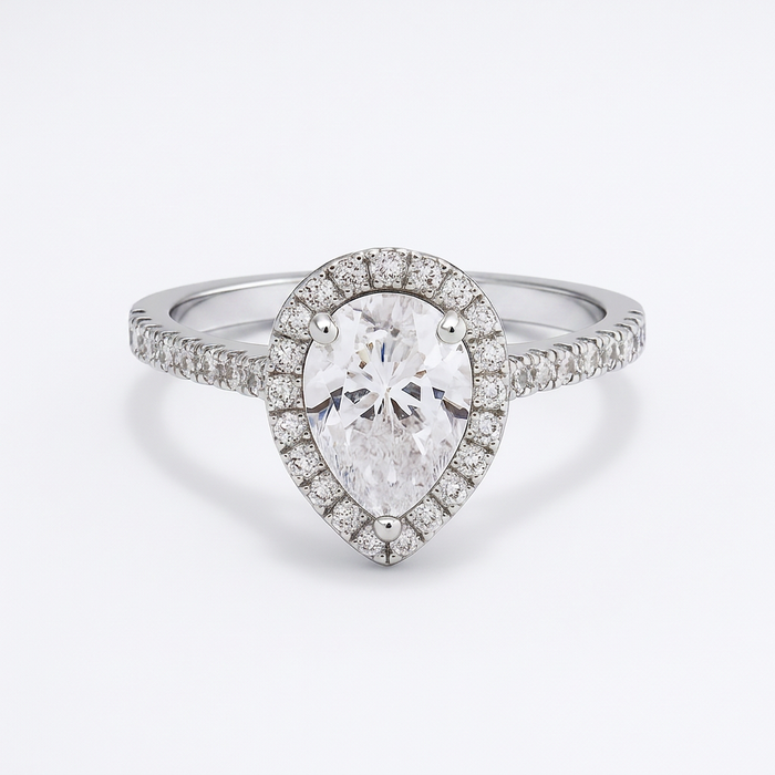 Anillo de compromiso Llama Serena con circonia en forma de gota en plata 925 — SilverShine