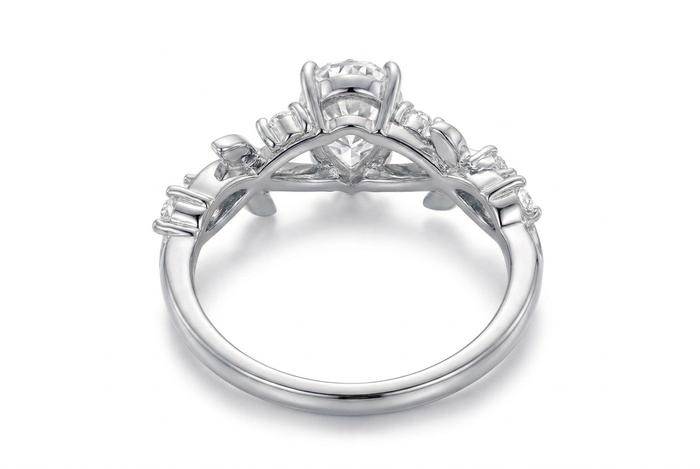 Rocío del Alba · Anillo con moissanita en plata 925 — SilverShine (vista trasera)