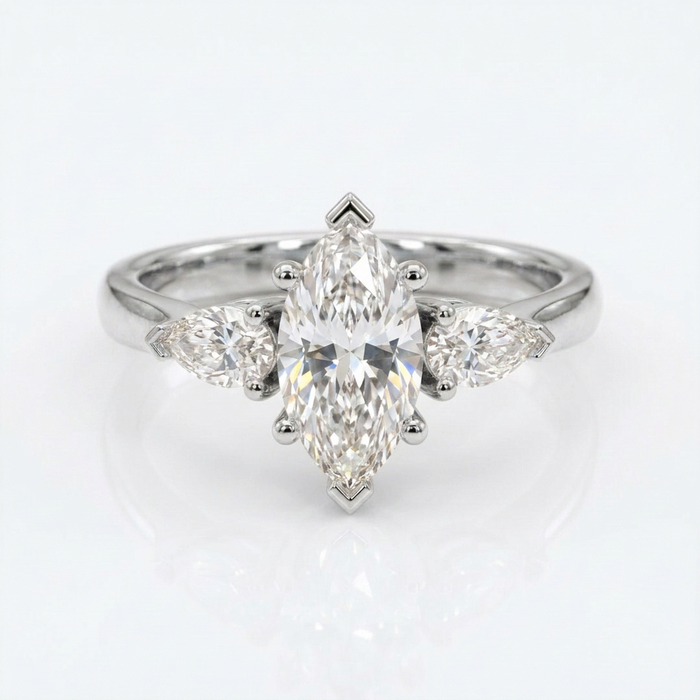 Trinidad de Amor · Anillo de compromiso tres piedras en plata 925 — SilverShine